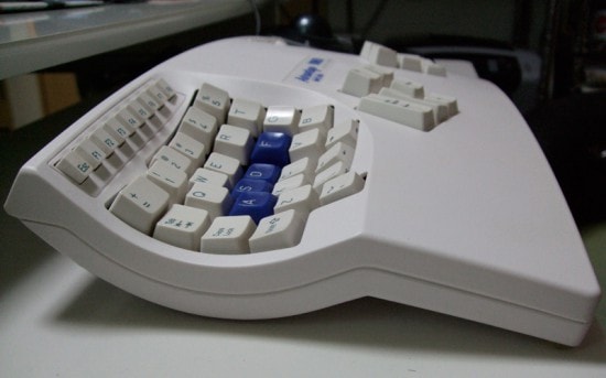 Kinesis Advantage USB Contoured Keyboard はクセになるキーボードKinesis キーボード画像2