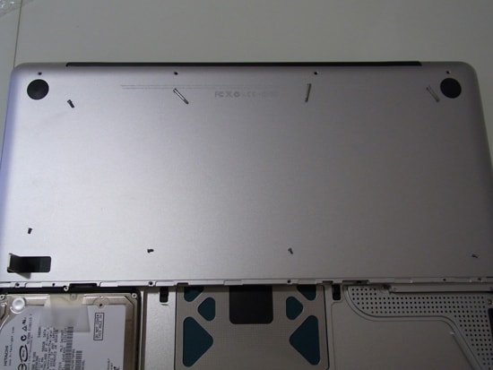 MacBook Pro 15インチ のメモリを8GBへ増設(換装) しましたMacBook Proの裏蓋を開ける(4)
