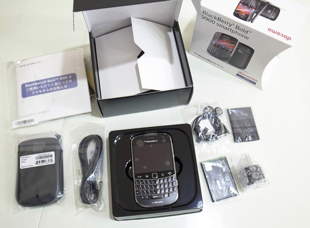 docomo版 BlackBerry Bold 9900 を購入《開封～気づき》docomo版 BlackBerry Bold 9900 レビュー｜同梱品