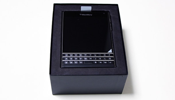 BlackBerry Passport を購入、サイズ比較やキーボード周りをチェックしてみたBlackBerry Passport を購入 (4)
