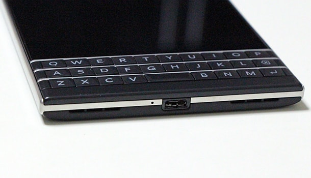 BlackBerry Passport を購入、サイズ比較やキーボード周りをチェックしてみたBlackBerry Passport を購入 (10)