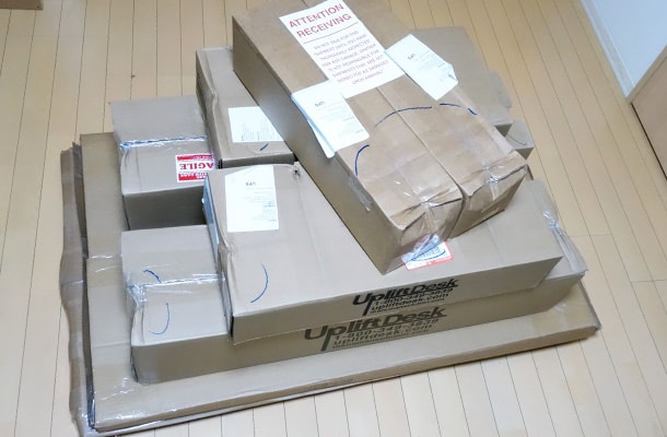 電動昇降式スタンディングデスク UpLift Desk 900 を買った《開封〜組み立て編》電動昇降式スタンディングデスク UpLift Desk 900 を買った(1)