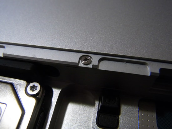 MacBook Proの裏蓋を開ける(3)