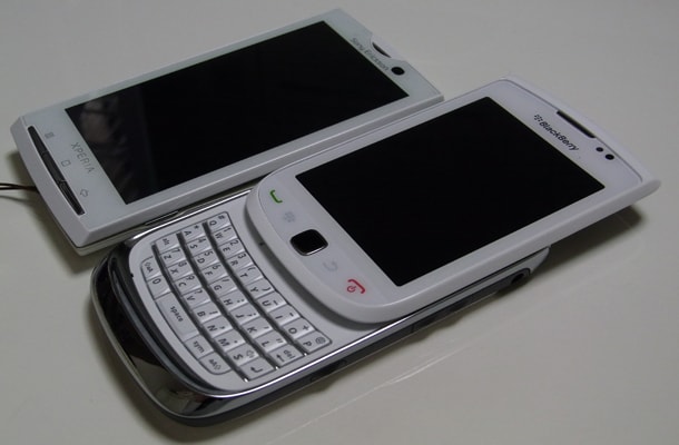 Xperia との比較(2)｜BlackBerry Torch 9800