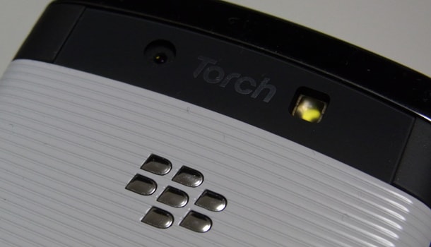 裏面(カメラ)｜BlackBerry Torch 9800