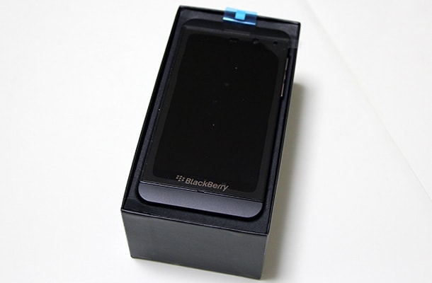 BlackBerry Z10 ブラック が届きました (2)