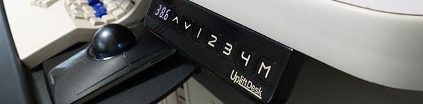 電動昇降式スタンディングデスク UpLift Desk 900 を買った《オプション取り付け編》 -image